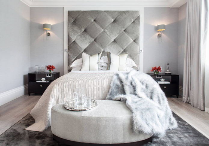 Sconces in the style of modern classics