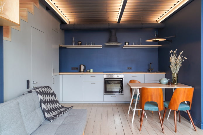 Table in the kitchen-living room