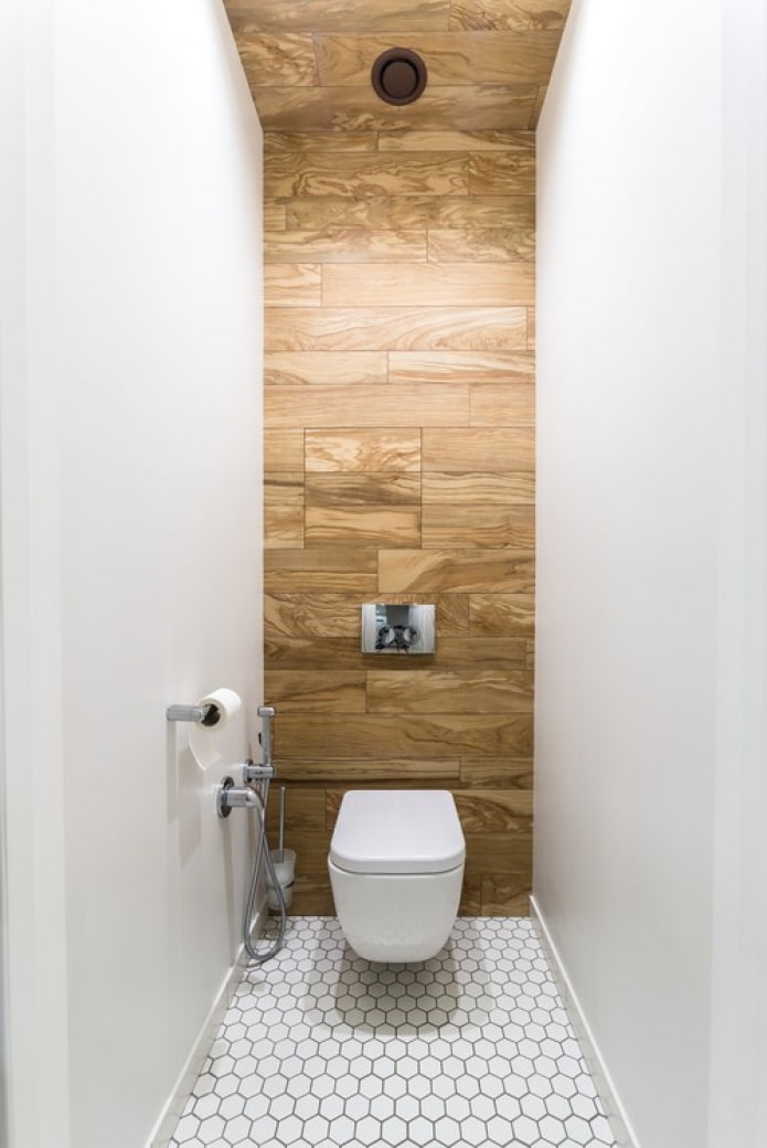 Wood on the wall in the toilet