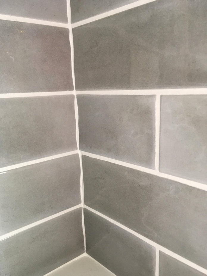 even inner corner of the tile