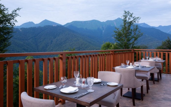 outdoor restaurant