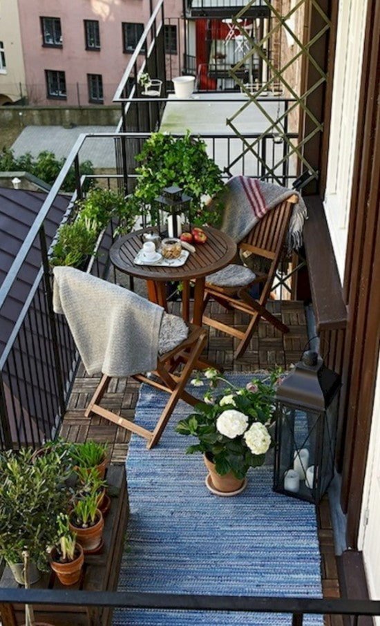 open balcony rug