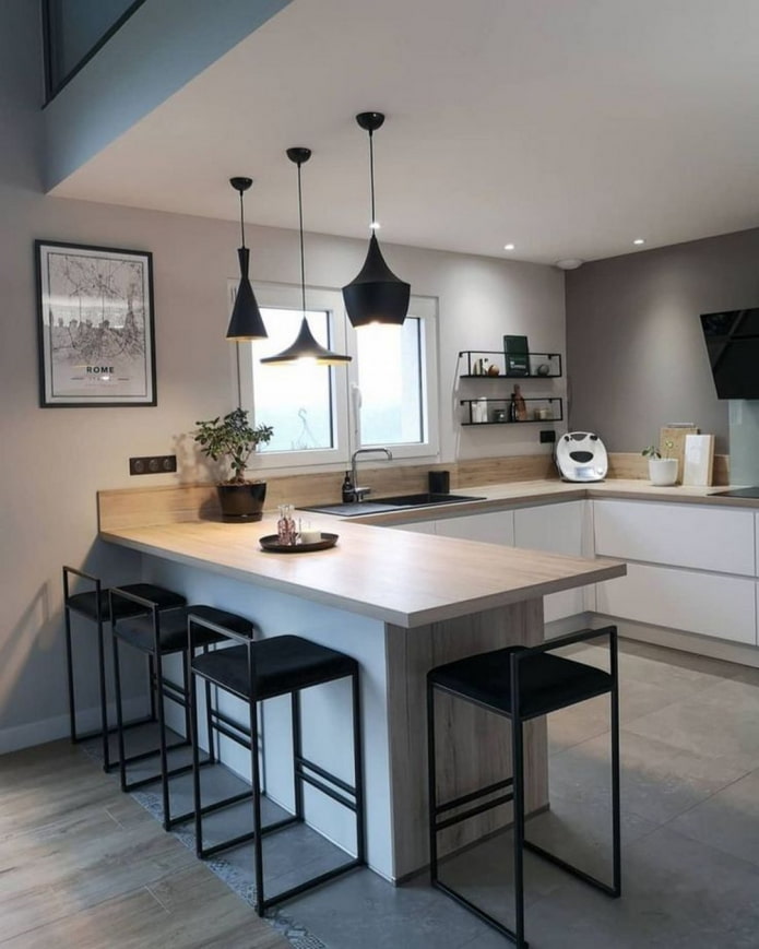 U-shaped kitchen