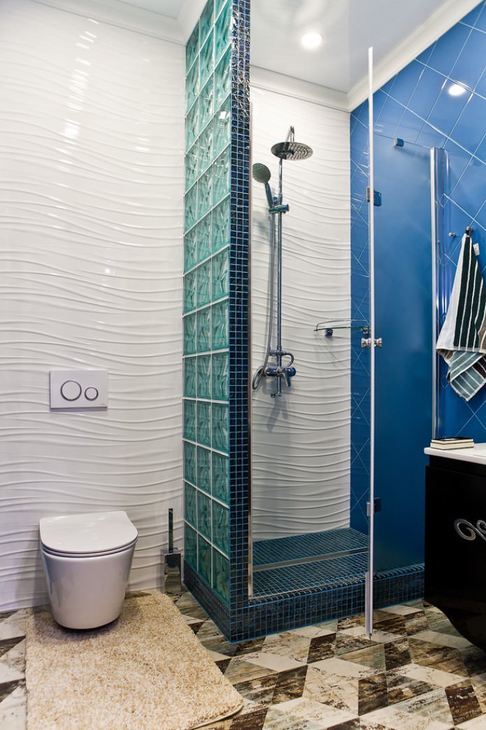 white relief panels in the bathroom