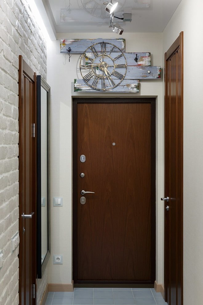 wall panel in the interior of the hallway