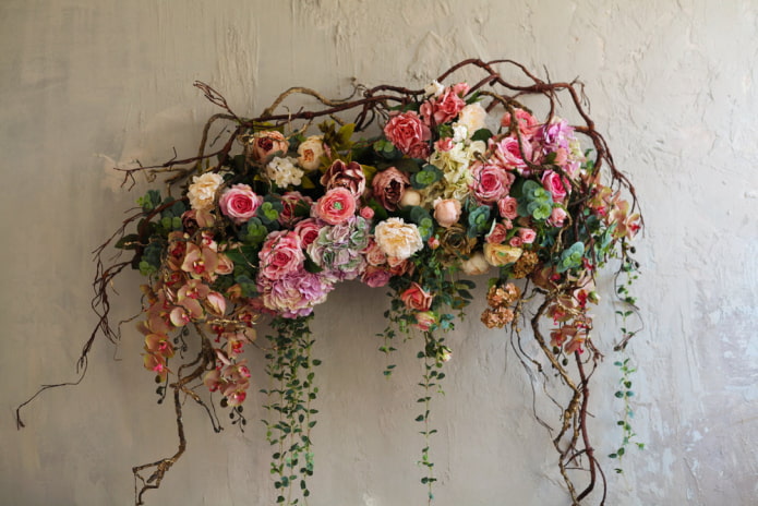 panel of flowers on the wall in the interior
