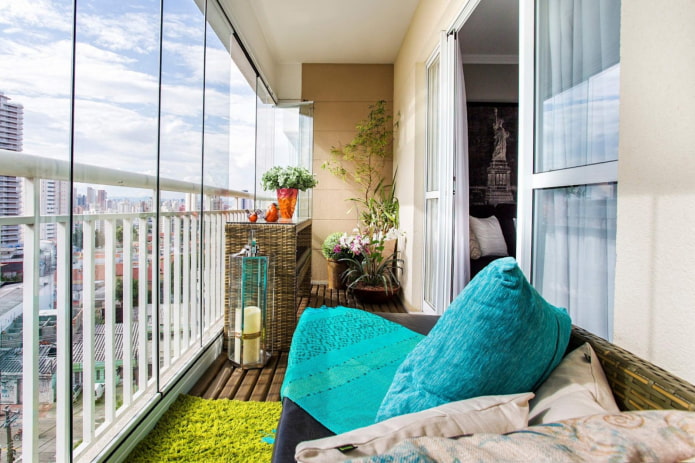 frameless glazing of the balcony