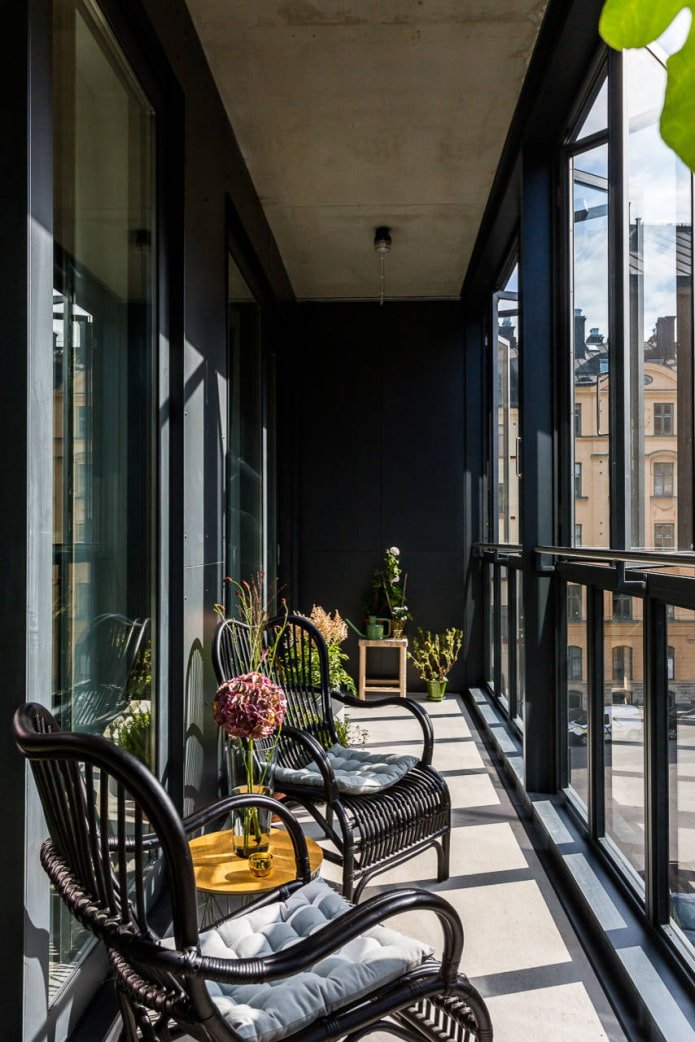 balcony design in black