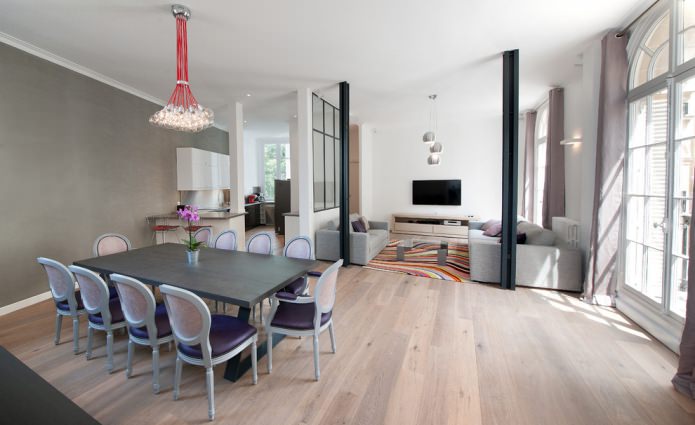 parquet board in the apartment