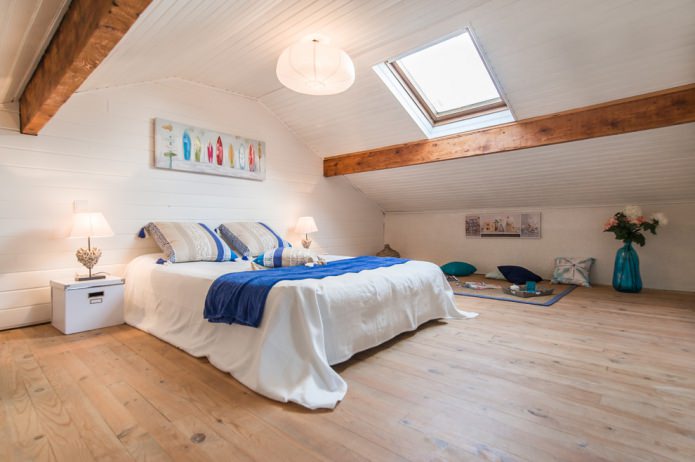 Parquet board in the bedroom