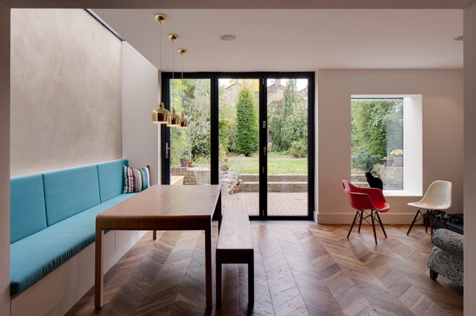 laying parquet in a ladder pattern (French herringbone)