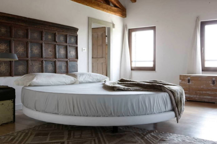 Round floating bed