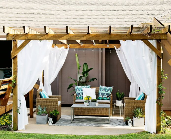 patio decoration with a pergola