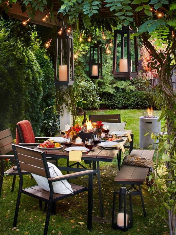 how to decorate a patio