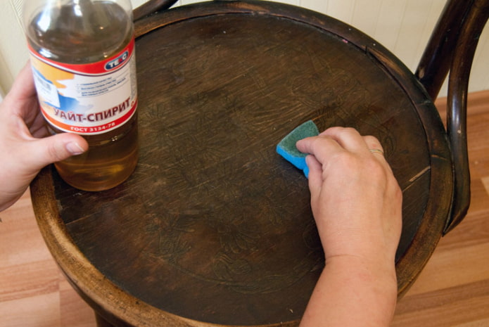 Degreasing the chair