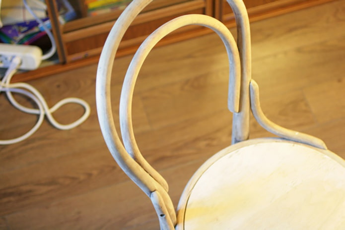Viennese chair without coating