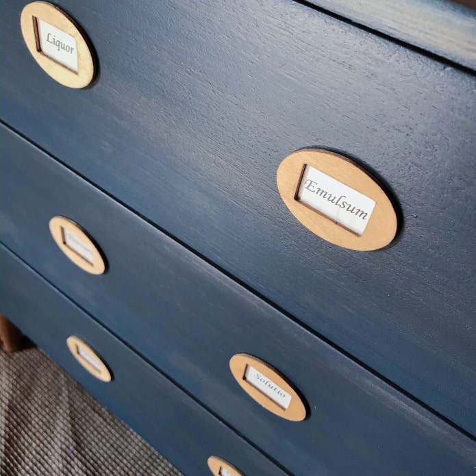 Hardware for chest of drawers