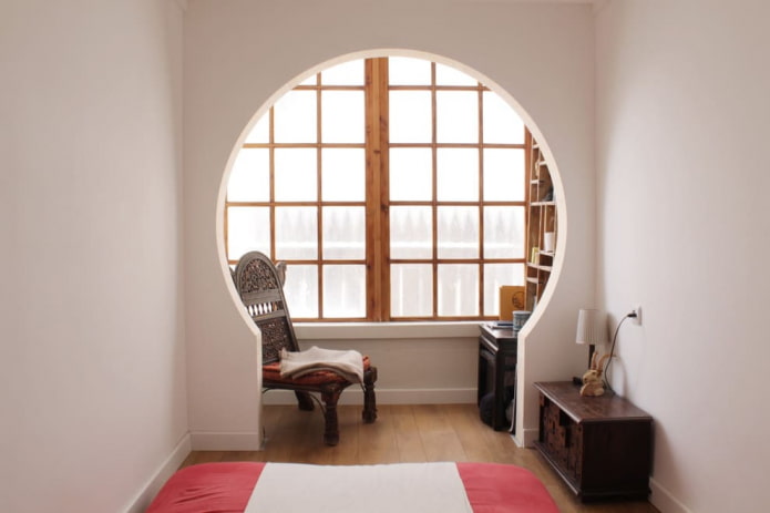 arched plasterboard partition in the interior