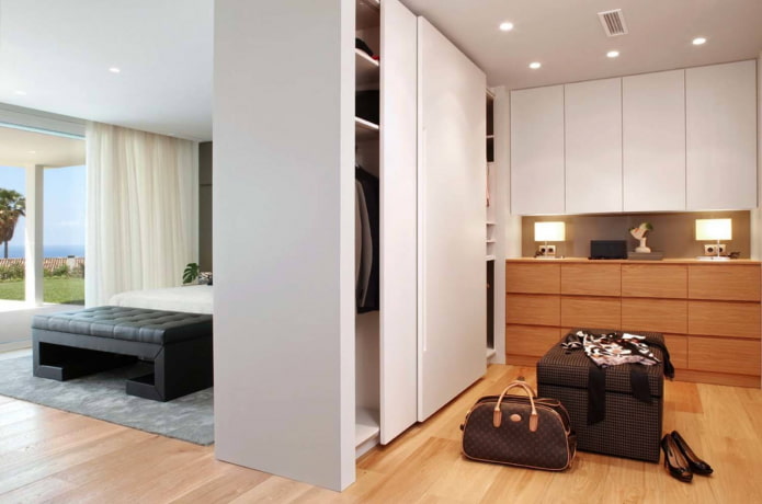 partition in the form of a cabinet in the interior
