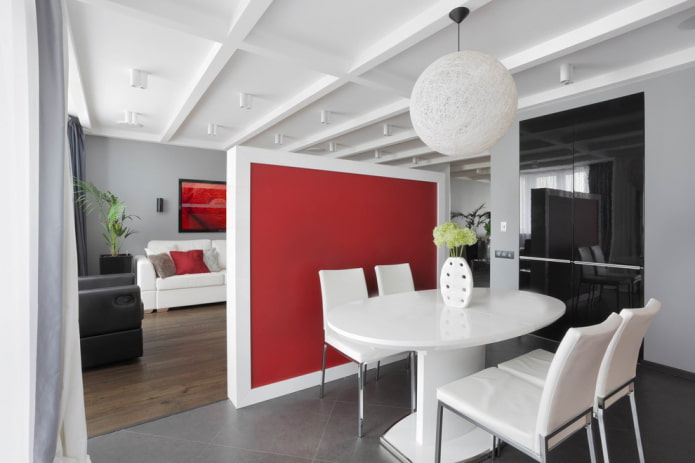 rectangular partition in the interior of the kitchen-living room
