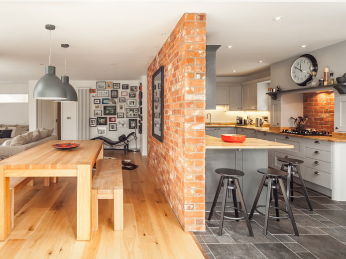 partition in the interior of a kitchen-dining room