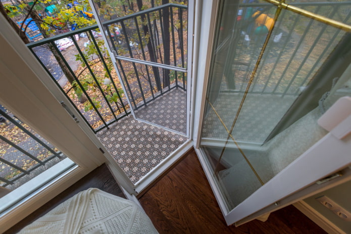 Exit to the balcony