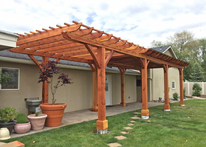 canopy near the house