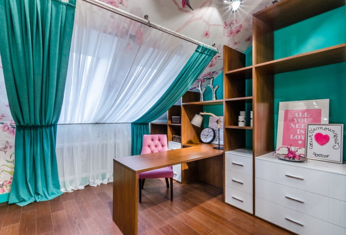 writing desk with a pencil case in the interior