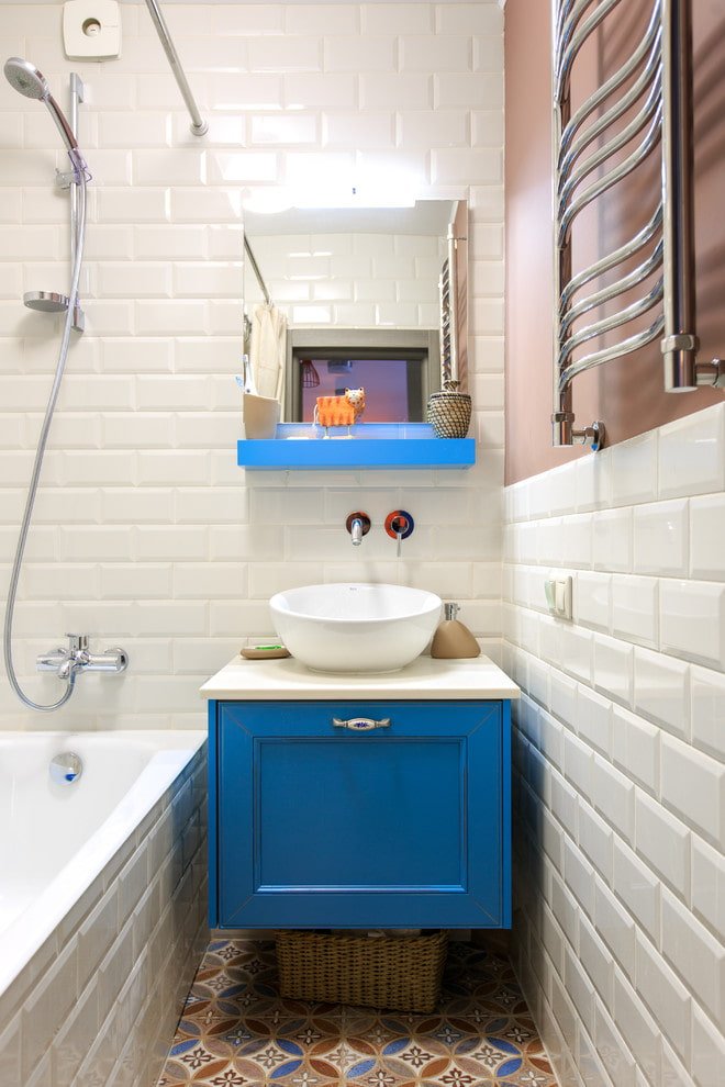 white walls in the bathroom