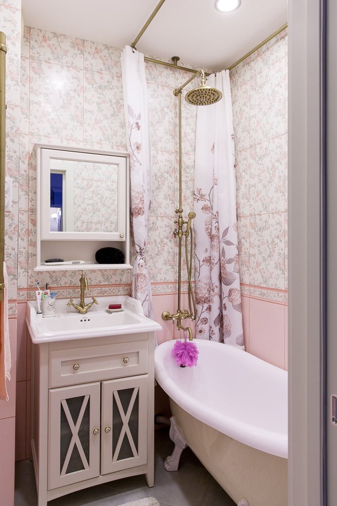 square tiles with a border