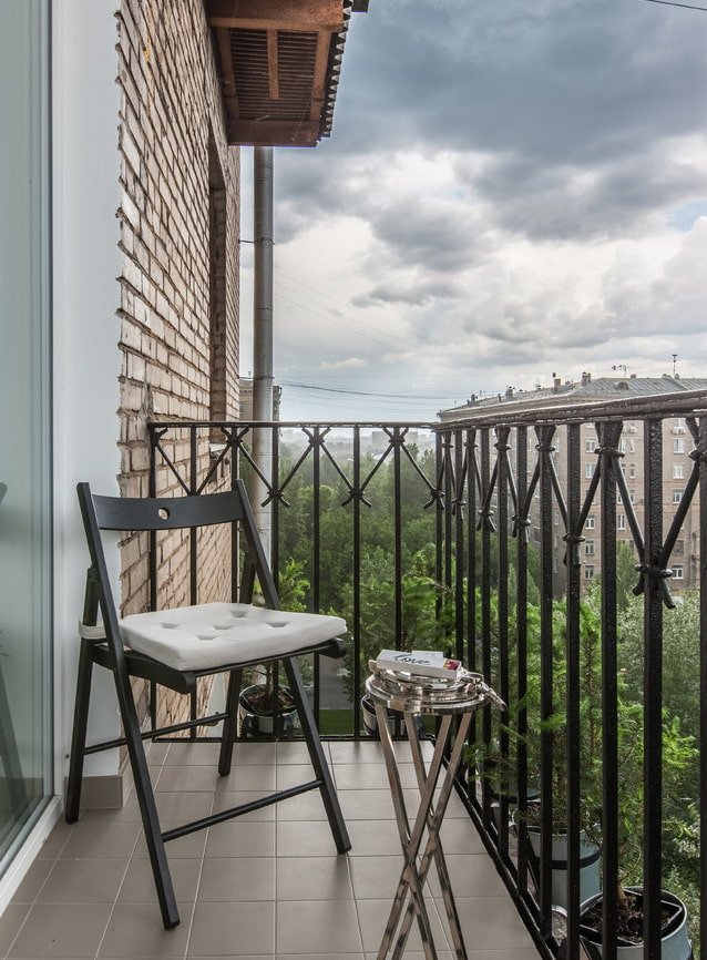 tiles on the floor on the open balcony