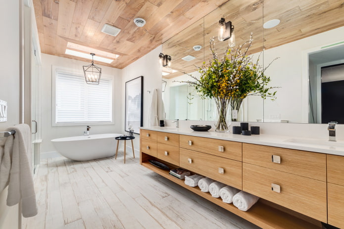 wood-effect ceiling tiles in the bathroom interior