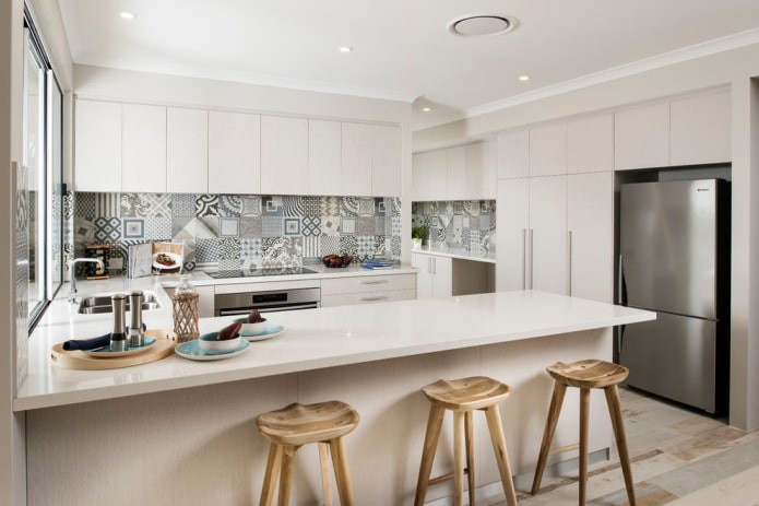 Patchwork tiles in the kitchen in the style of minimalism