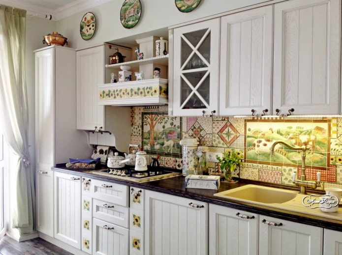 Patchwork tiles in the kitchen in country style
