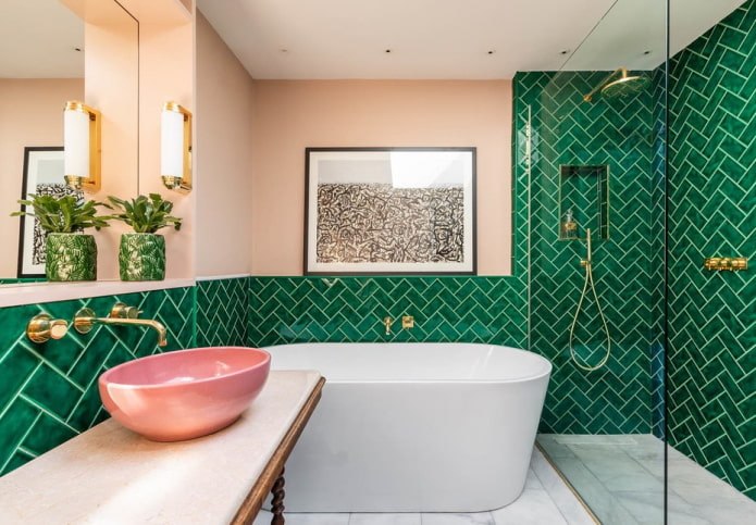 combined finishing in the bathroom interior