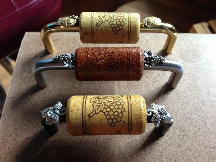 drawer handles with cork decoration