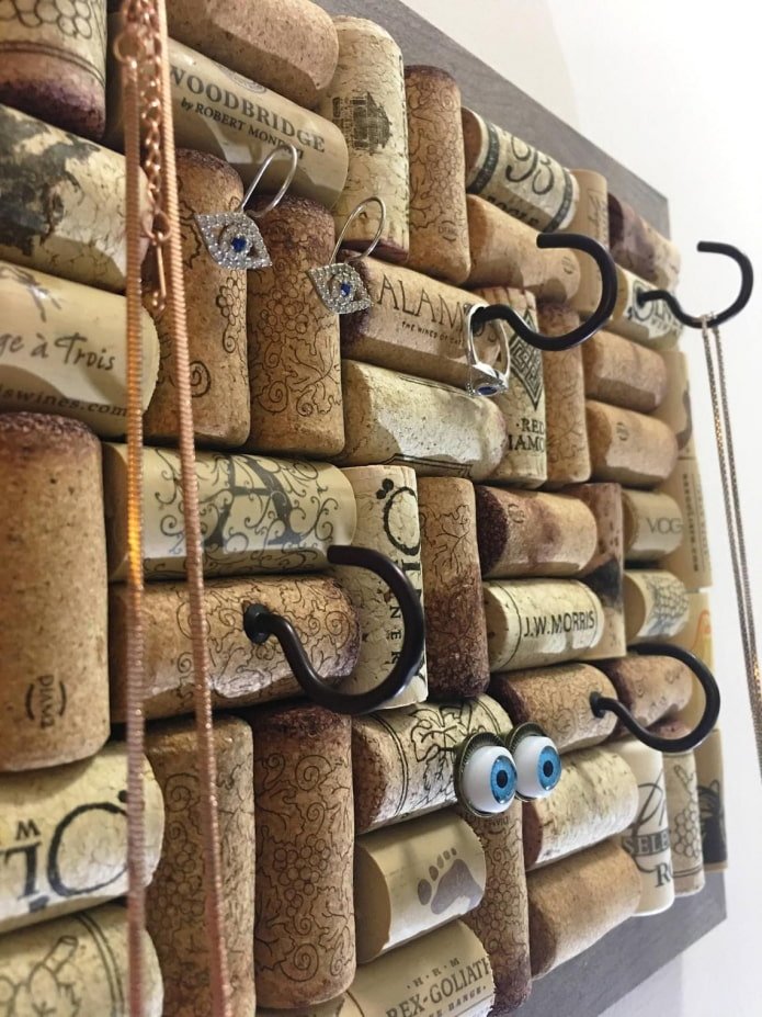cork jewelry organizer