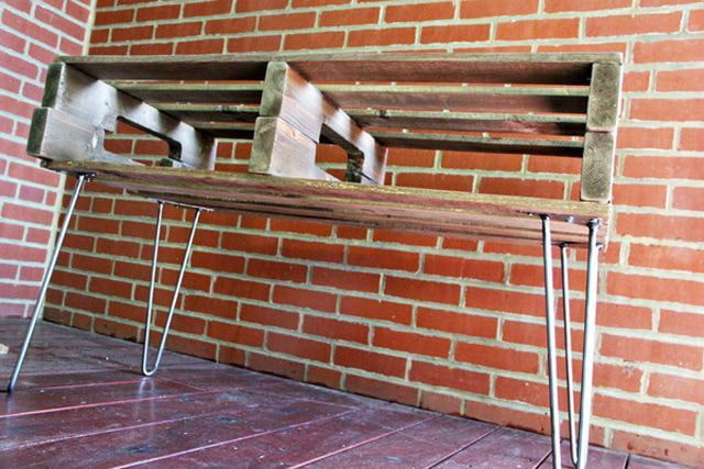 Pallet stand