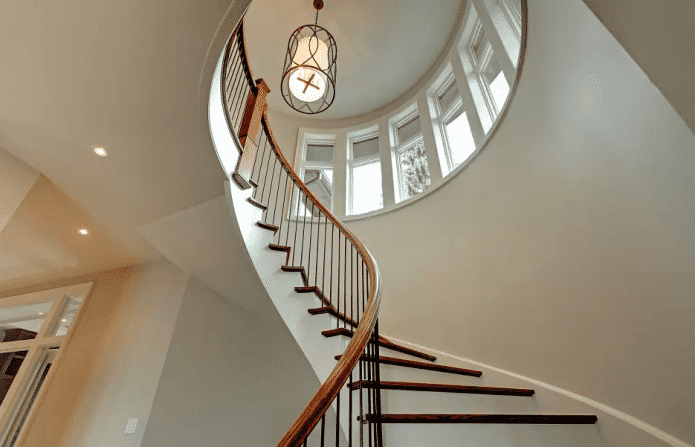 chandelier with ceiling lighting in the house