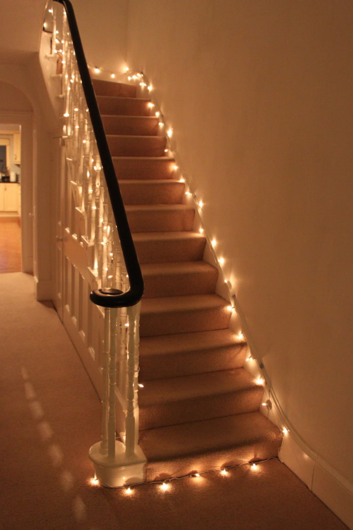 staircase design with lighting