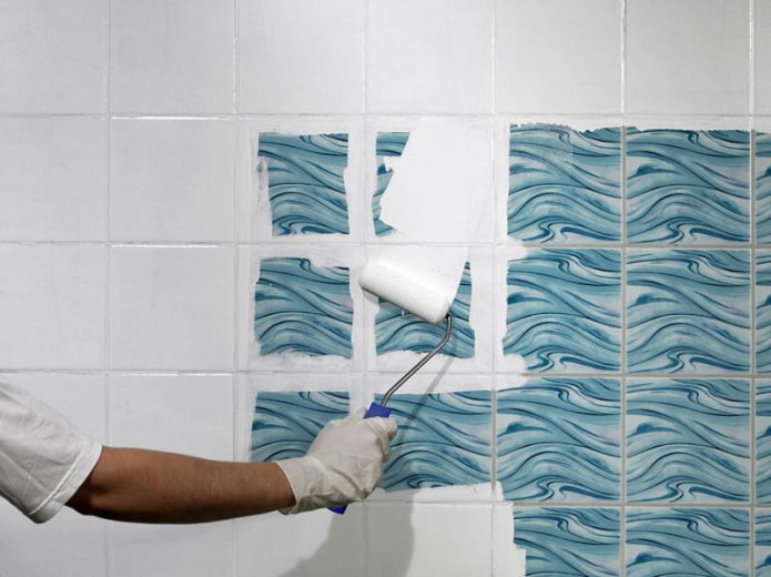 paint tiles in the bathroom