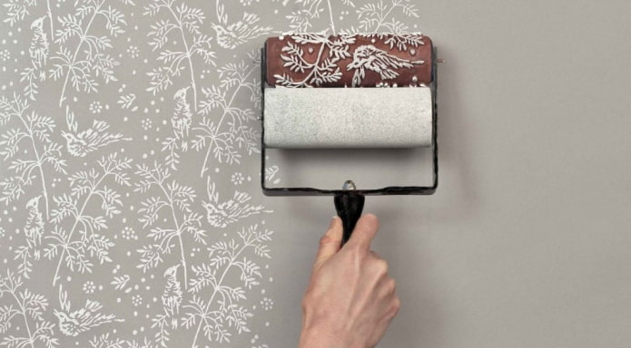 applying a pattern using a textured roller