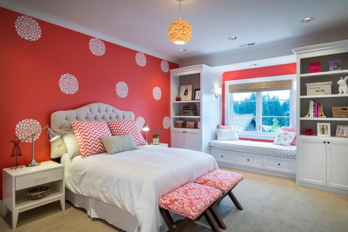 Wall design using stencils