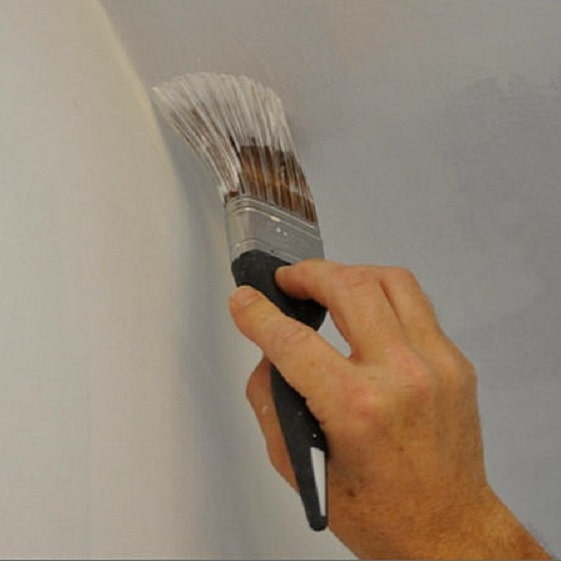 Painting corners with a brush