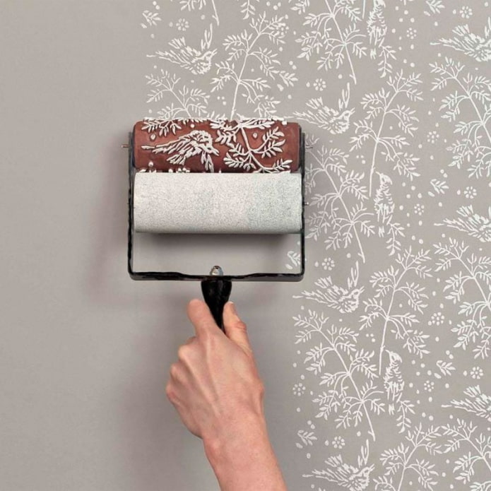 Patterns with a roller