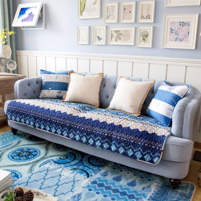 patterned throw for sofa in the interior