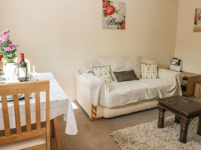 bedspread for a sofa in a kitchen interior