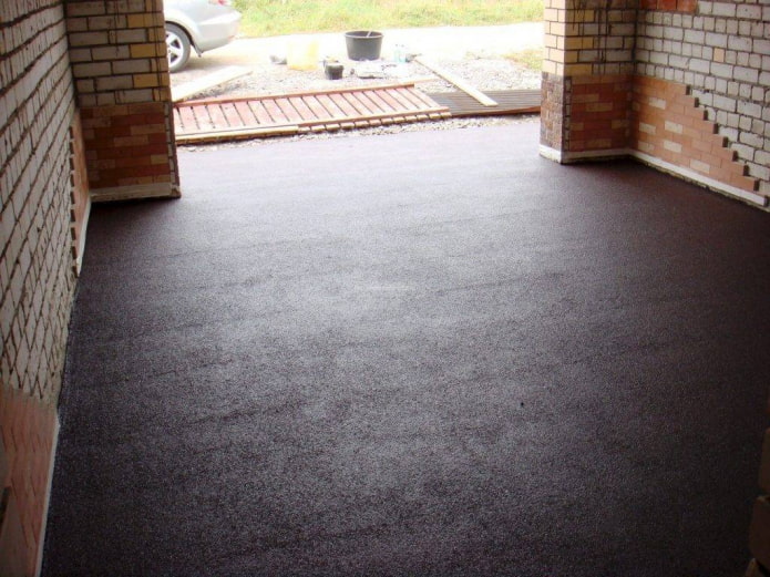 asphalt on the floor in the garage
