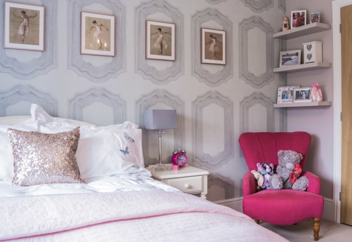 arrangement of wall shelves in the interior