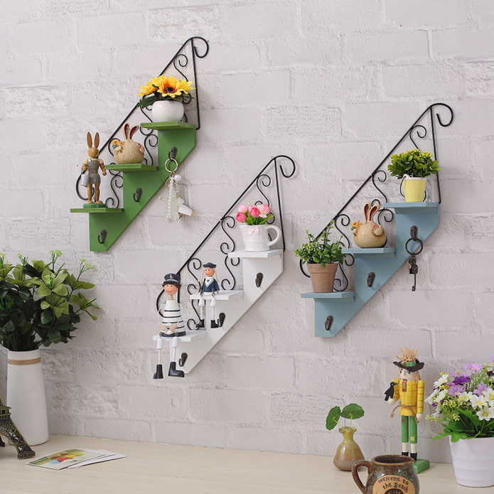 wall shelf design in the interior